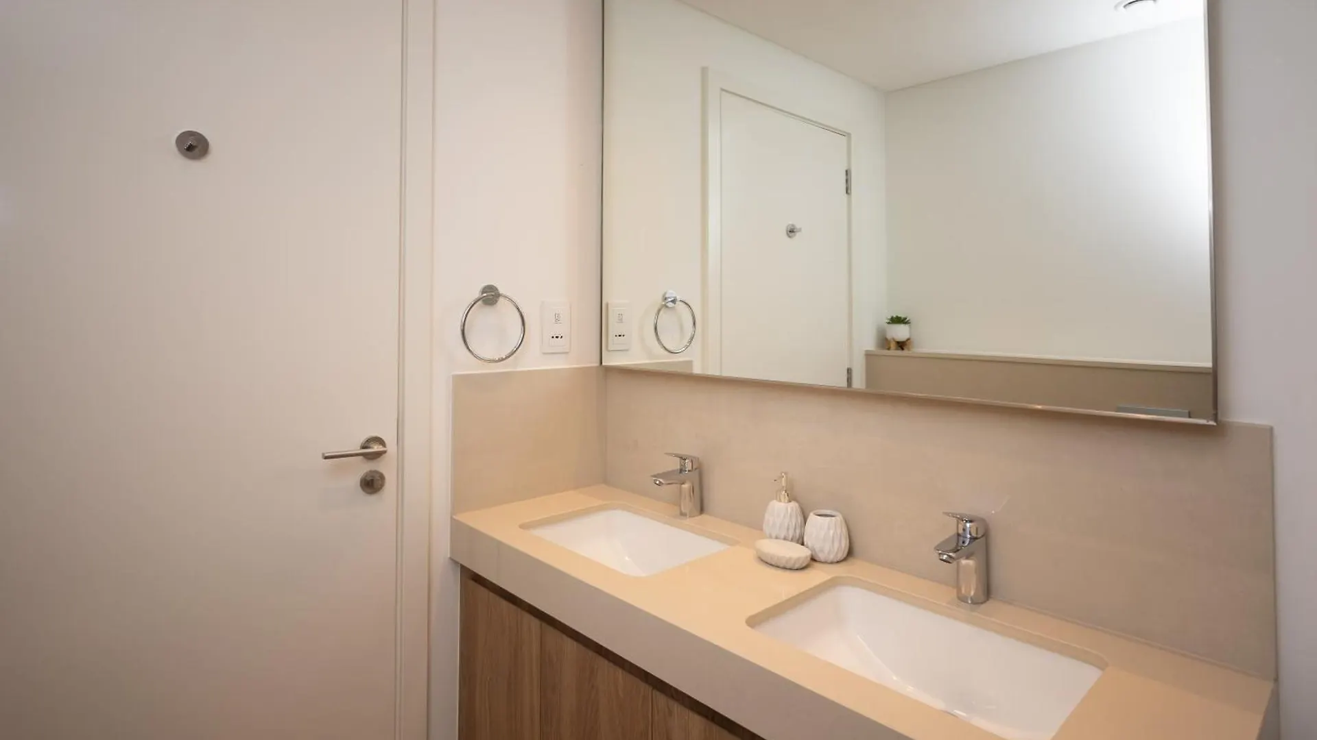 Apartment In Downtown Dubai